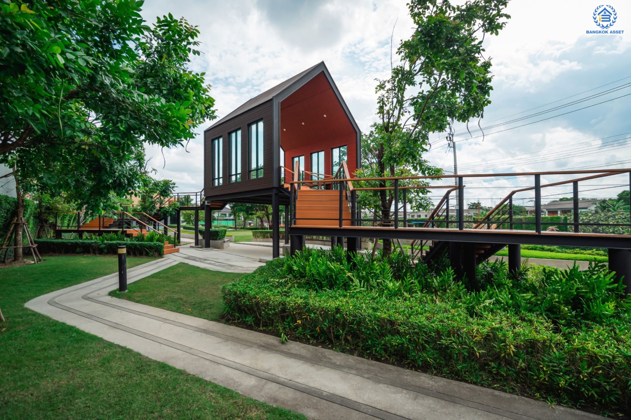 บ้านมือสองตกแต่งใหม่ ม.เดอะซิตี้ ราชพฤกษ์-ปิ่นเกล้า หลังมุม เนื้อที่ 71.8 ตร.ว. ดีไซน์ตอบทุกไลฟ์สไตล์ ฟังก์ชัน 3 ห้องนอน 5 ห้องน้ำ 1 ห้องอเนกประสงค์ 1 ห้องแม่บ้าน จอดรถได้ 2 คัน บนทำเลติดถนนใหญ่ เชื่อมต่อทุกเส้นทาง ใกล้รถไฟฟ้าสายสีม่วง "สถานีบางรักใหญ่" และจุดขึ้นทางด่วน "ศรีรัช"